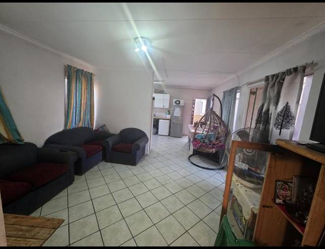 2 BEDROOM TOWNHOUSE FOR SALE IN MAGALIESKRUIN